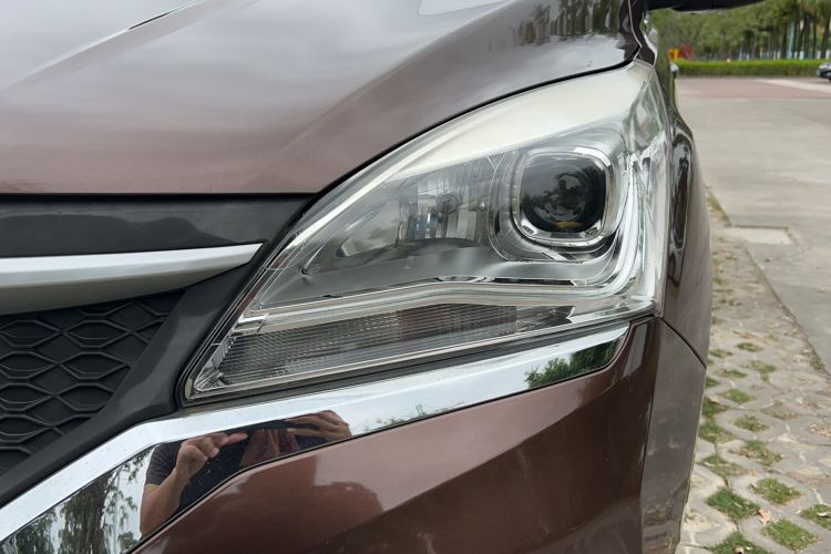 Used HYOSOW H3 2015 1.5L manual luxury version Left Front Headlight