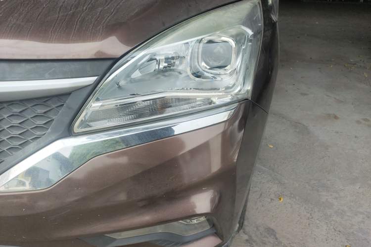 Used HYOSOW H3 2015 1.5L manual Comfort trim level Left Front Headlight