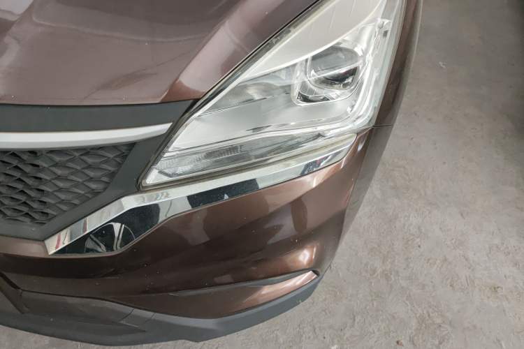 Used HYOSOW H3 2015 1.5L manual Comfort trim level Left Front Headlight