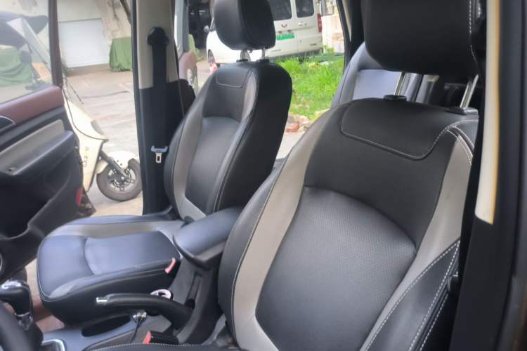 Used HYOSOW H3 2015 1.5L manual Comfort trim level Left Front Seat