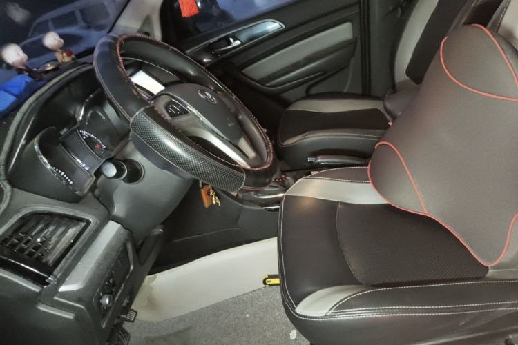 Used HYOSOW H3 2015 1.5L manual luxury version Left Front Seat