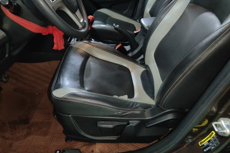 Used HYOSOW H3 2015 1.5L manual luxury version Left Front Seat