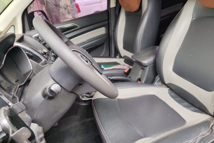 Used HYOSOW H3 2015 1.5L manual luxury version Left Front Seat