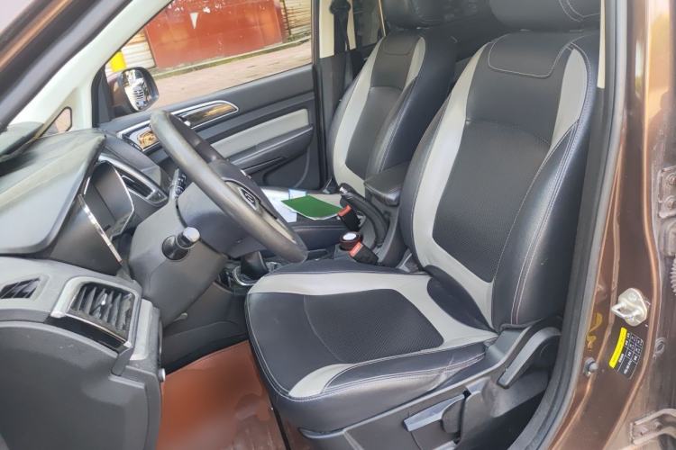 Used HYOSOW H3 2015 1.5L manual luxury version Left Front Seat