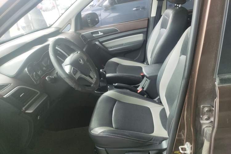 Used HYOSOW H3 2015 1.5L manual Comfort trim level Left Front Seat