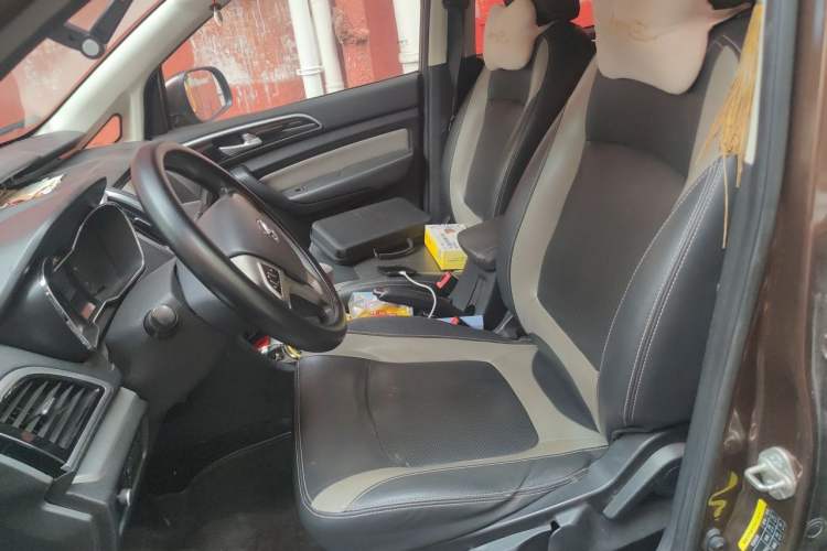 Used HYOSOW H3 2015 1.5L manual luxury version Left Front Seat