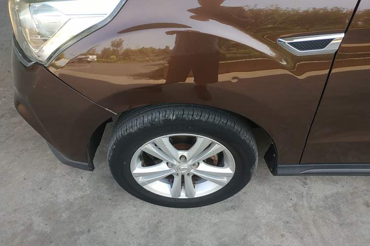 Used HYOSOW H3 2015 1.5L manual Comfort trim level Left Front Wheel Hub