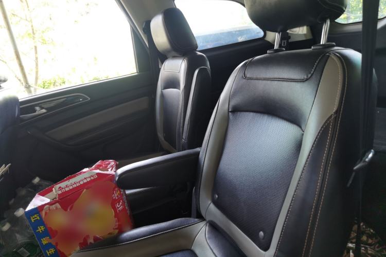 Used HYOSOW H3 2015 1.5L manual luxury version Left Rear Seat