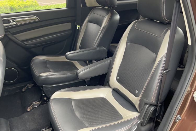 Used HYOSOW H3 2015 1.5L manual luxury version Left Rear Seat