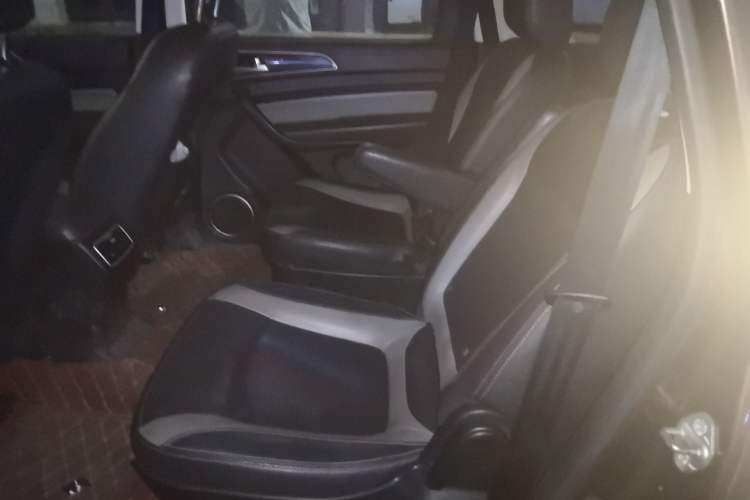 Used HYOSOW H3 2015 1.5L manual luxury version Left Rear Seat