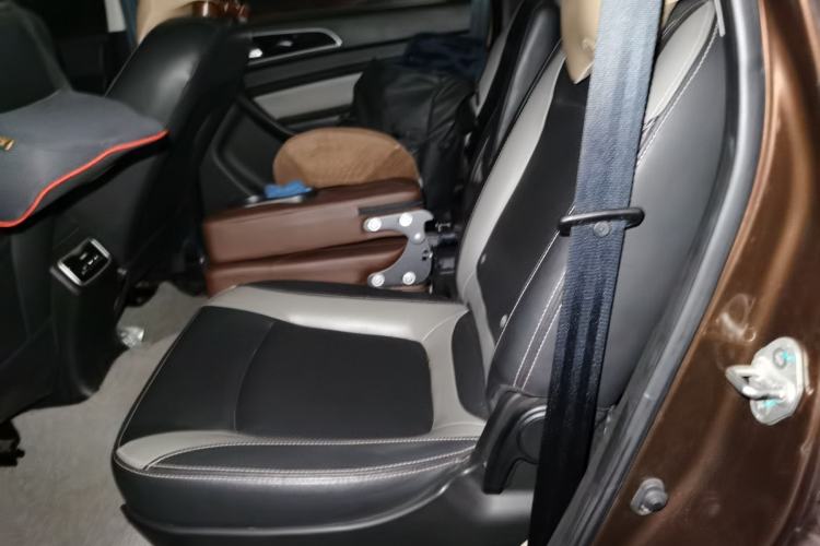 Used HYOSOW H3 2015 1.5L manual luxury version Left Rear Seat