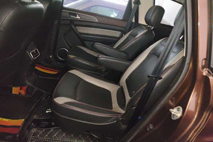 Used HYOSOW H3 2015 1.5L manual Comfort trim level Left Rear Seat