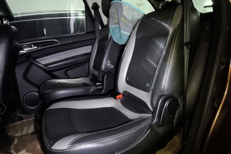 Used HYOSOW H3 2015 1.5L manual luxury version Left Rear Seat