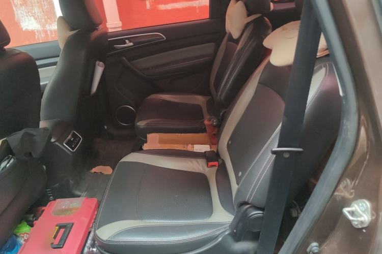 Used HYOSOW H3 2015 1.5L manual luxury version Left Rear Seat