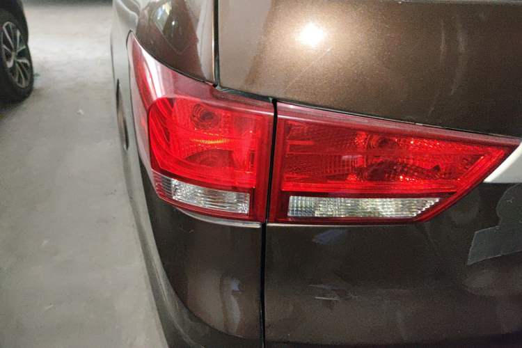 Used HYOSOW H3 2015 1.5L manual Comfort trim level Left Rear Taillight