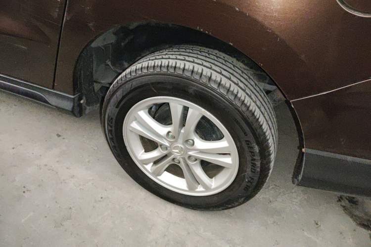 Used HYOSOW H3 2015 1.5L manual Comfort trim level Left Rear Wheel Hub