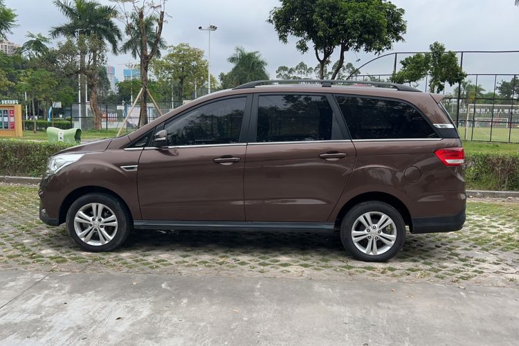 Used HYOSOW H3 2015 1.5L manual luxury version Left Side