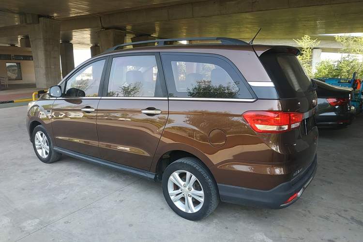 Used HYOSOW H3 2015 1.5L manual Comfort trim level Left Side
