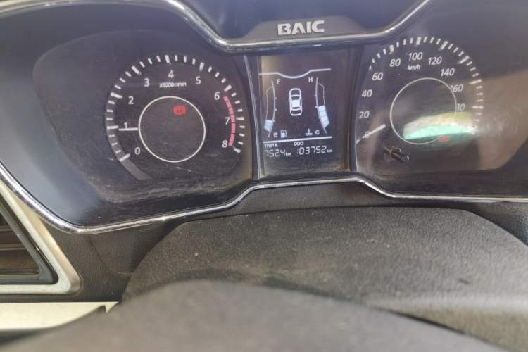 Used HYOSOW H3 2015 1.5L manual luxury version Odometer Close Up