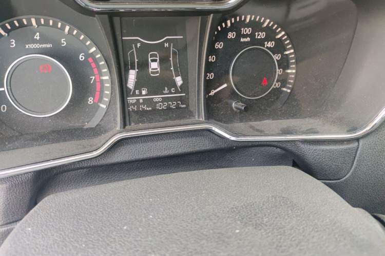 Used HYOSOW H3 2015 1.5L manual luxury version Odometer Close Up