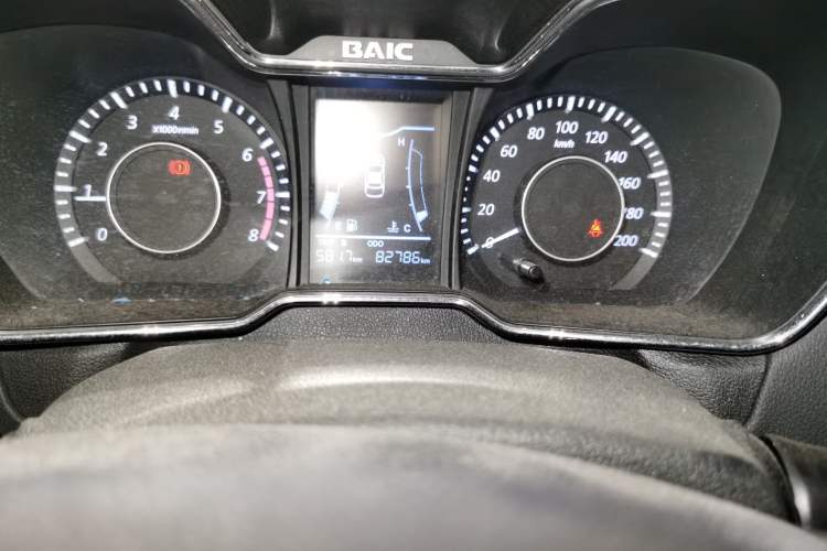 Used HYOSOW H3 2015 1.5L manual luxury version Odometer Close Up