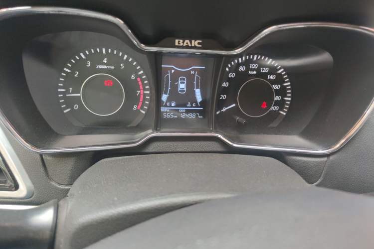 Used HYOSOW H3 2015 1.5L manual luxury version Odometer Close Up