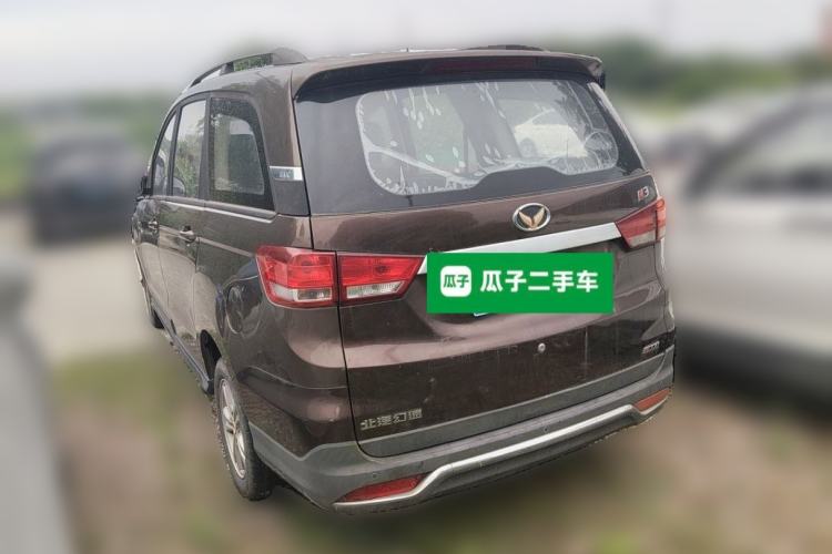 Used HYOSOW H3 2015 1.5L manual Comfort trim level Rear Left 45 Deg