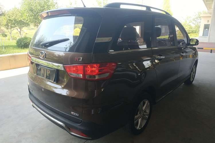 Used HYOSOW H3 2015 1.5L manual Comfort trim level Rear Right 45 Deg