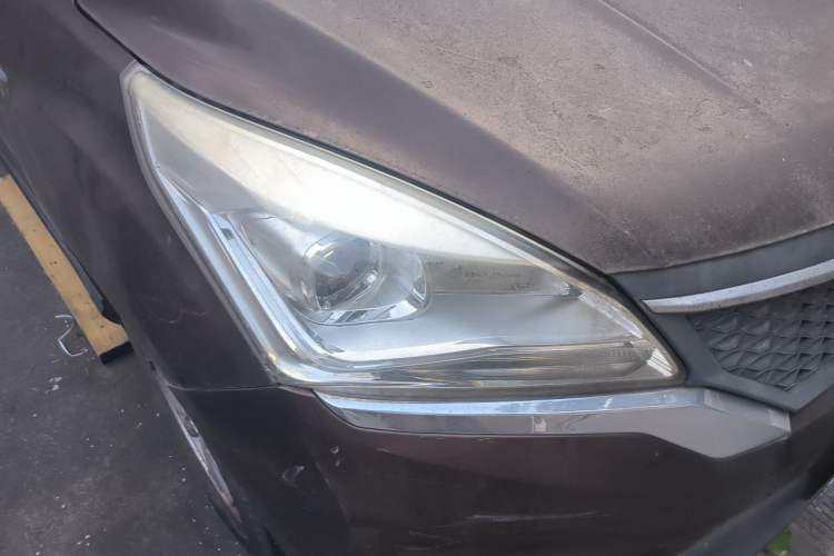Used HYOSOW H3 2015 1.5L manual Comfort trim level Right Front Headlight