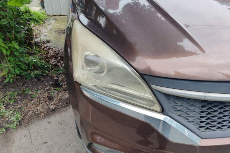 Used HYOSOW H3 2015 1.5L manual luxury version Right Front Headlight