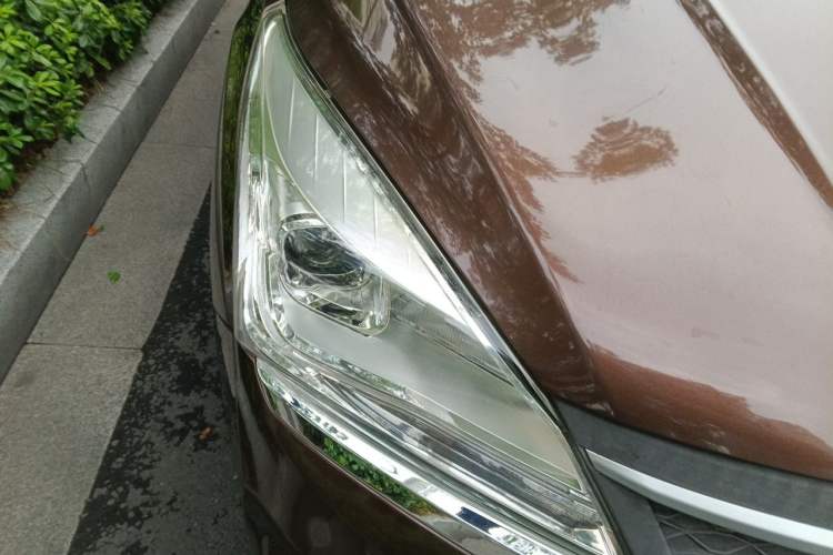 Used HYOSOW H3 2015 1.5L manual luxury version Right Front Headlight