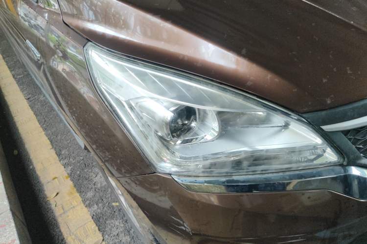 Used HYOSOW H3 2015 1.5L manual Comfort trim level Right Front Headlight