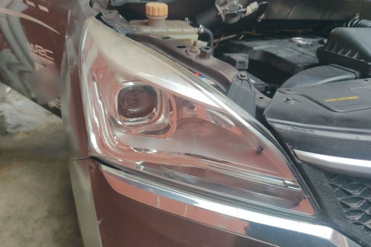 Used HYOSOW H3 2015 1.5L manual luxury version Right Front Headlight