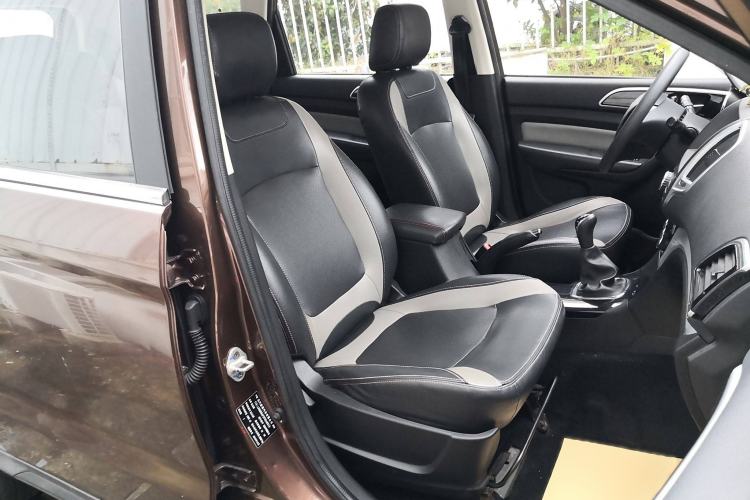 Used HYOSOW H3 2015 1.5L manual Comfort trim level Right Front Seat