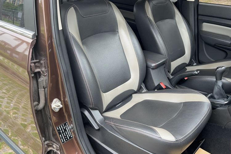 Used HYOSOW H3 2015 1.5L manual luxury version Right Front Seat