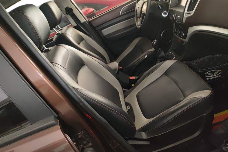 Used HYOSOW H3 2015 1.5L manual Comfort trim level Right Front Seat