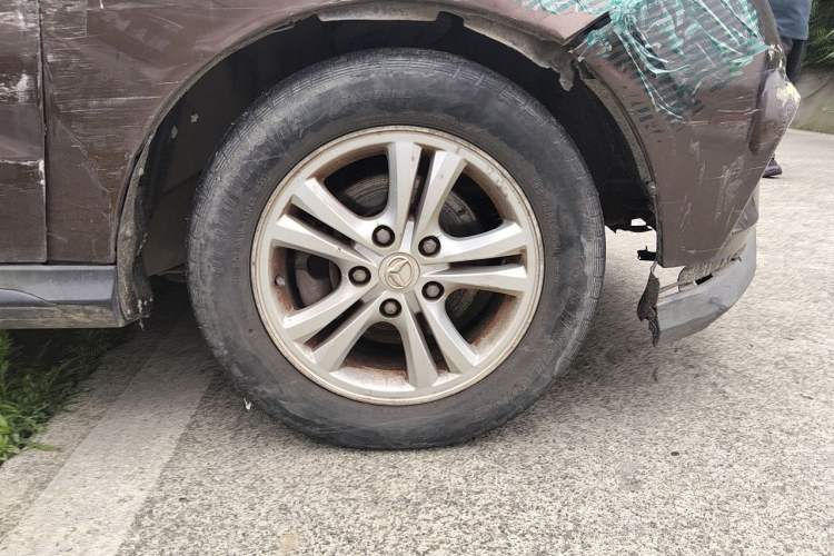 Used HYOSOW H3 2015 1.5L manual Comfort trim level Right Front Wheel Hub