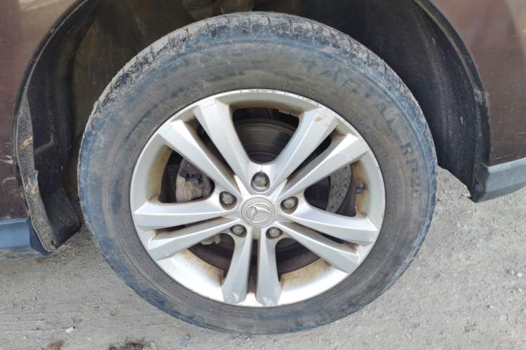Used HYOSOW H3 2015 1.5L manual luxury version Right Front Wheel Hub