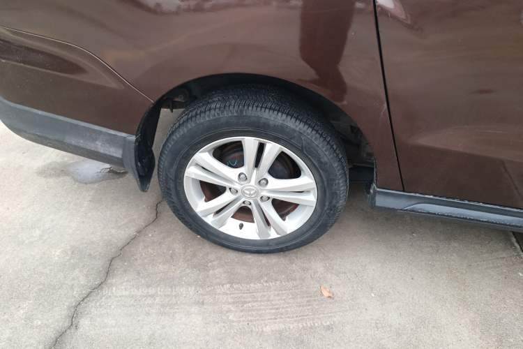 Used HYOSOW H3 2015 1.5L manual Comfort trim level Right Rear Wheel Hub