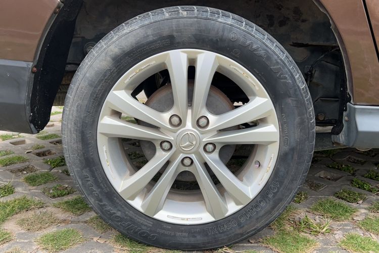 Used HYOSOW H3 2015 1.5L manual luxury version Right Rear Wheel Hub