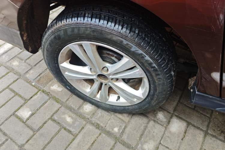 Used HYOSOW H3 2015 1.5L manual luxury version Right Rear Wheel Hub