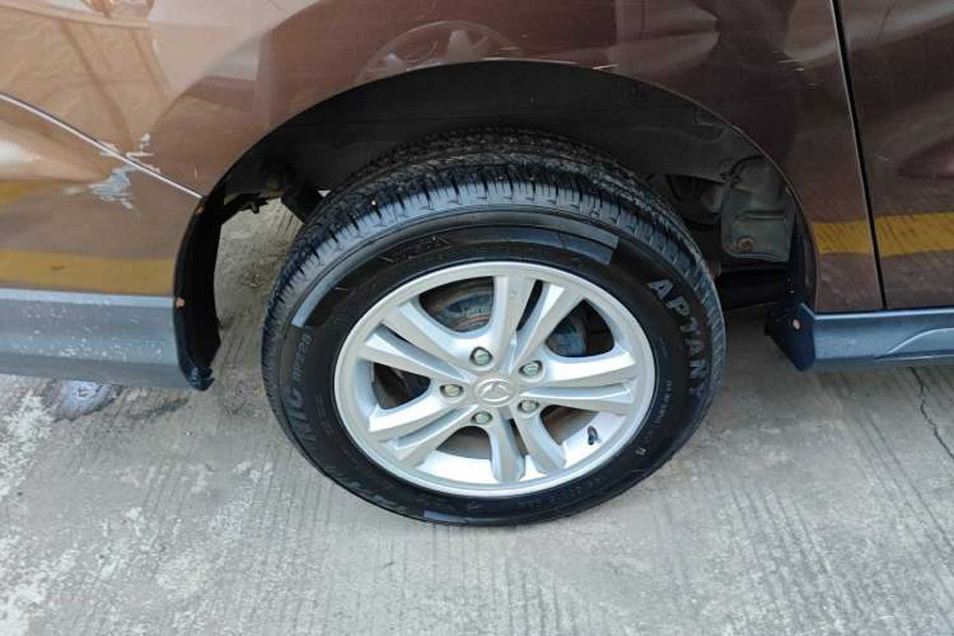Used HYOSOW H3 2015 1.5L manual Comfort trim level Right Rear Wheel Hub