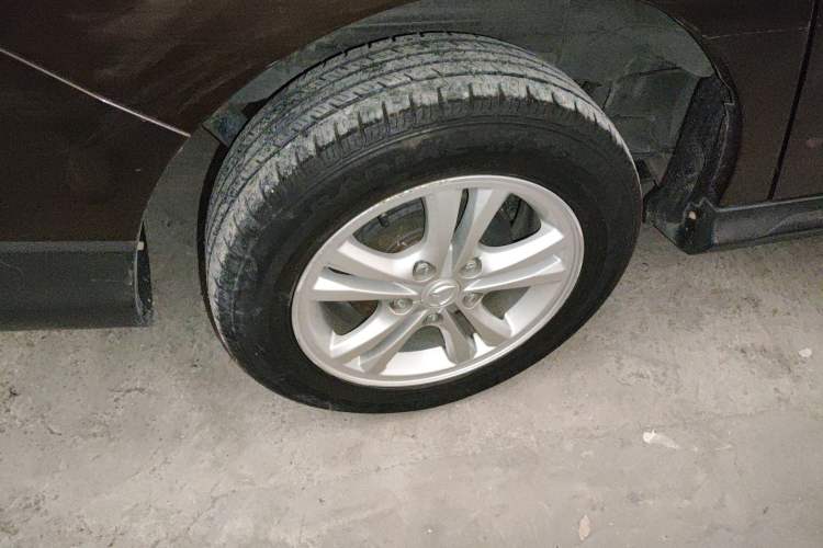 Used HYOSOW H3 2015 1.5L manual Comfort trim level Right Rear Wheel Hub
