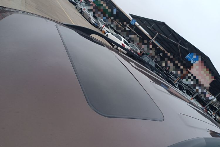 Used HYOSOW H3 2015 1.5L manual Comfort trim level Roof