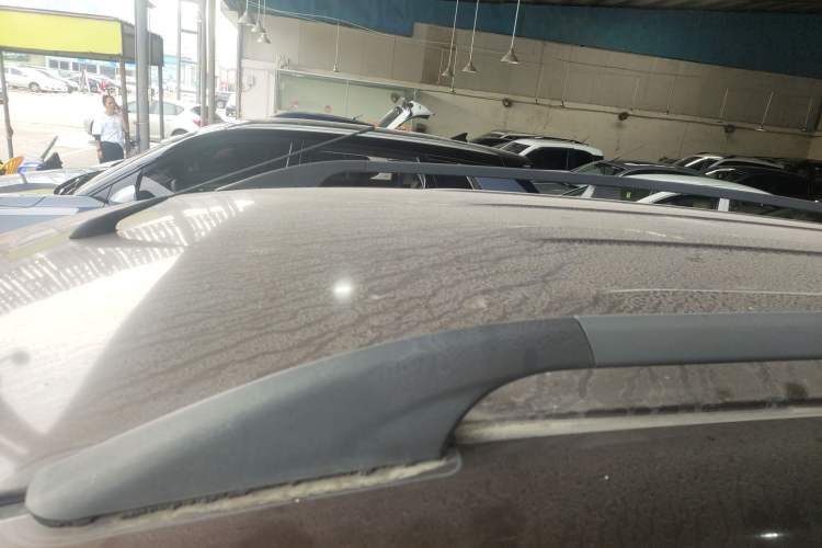 Used HYOSOW H3 2015 1.5L manual Comfort trim level Roof