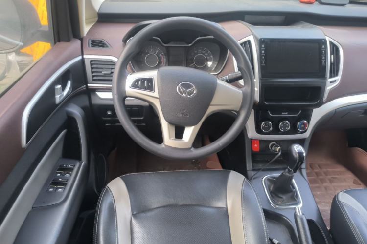 Used HYOSOW H3 2015 1.5L manual Comfort trim level Steering Wheel