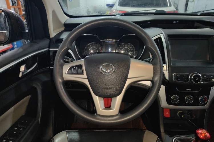 Used HYOSOW H3 2015 1.5L manual luxury version Steering Wheel