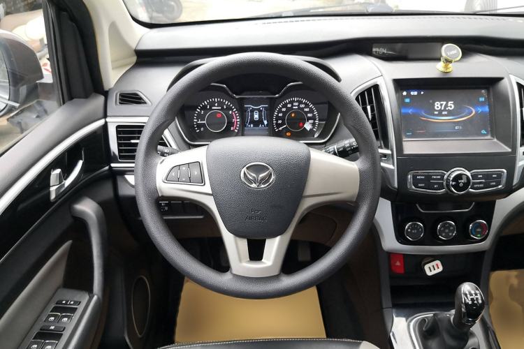 Used HYOSOW H3 2015 1.5L manual Comfort trim level Steering Wheel