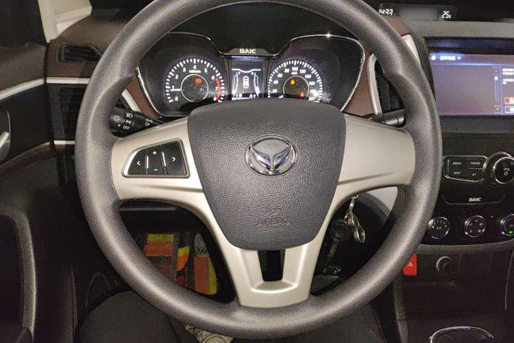 Used HYOSOW H3 2015 1.5L manual Comfort trim level Steering Wheel