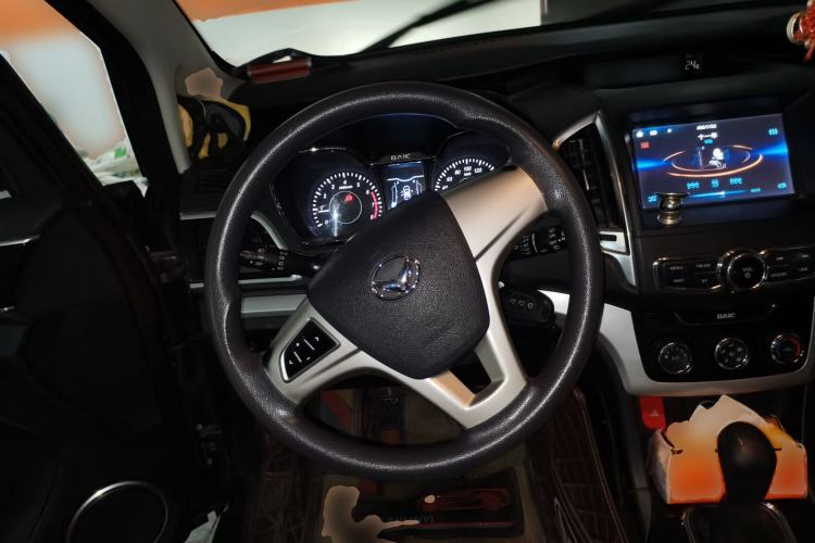 Used HYOSOW H3 2015 1.5L manual luxury version Steering Wheel
